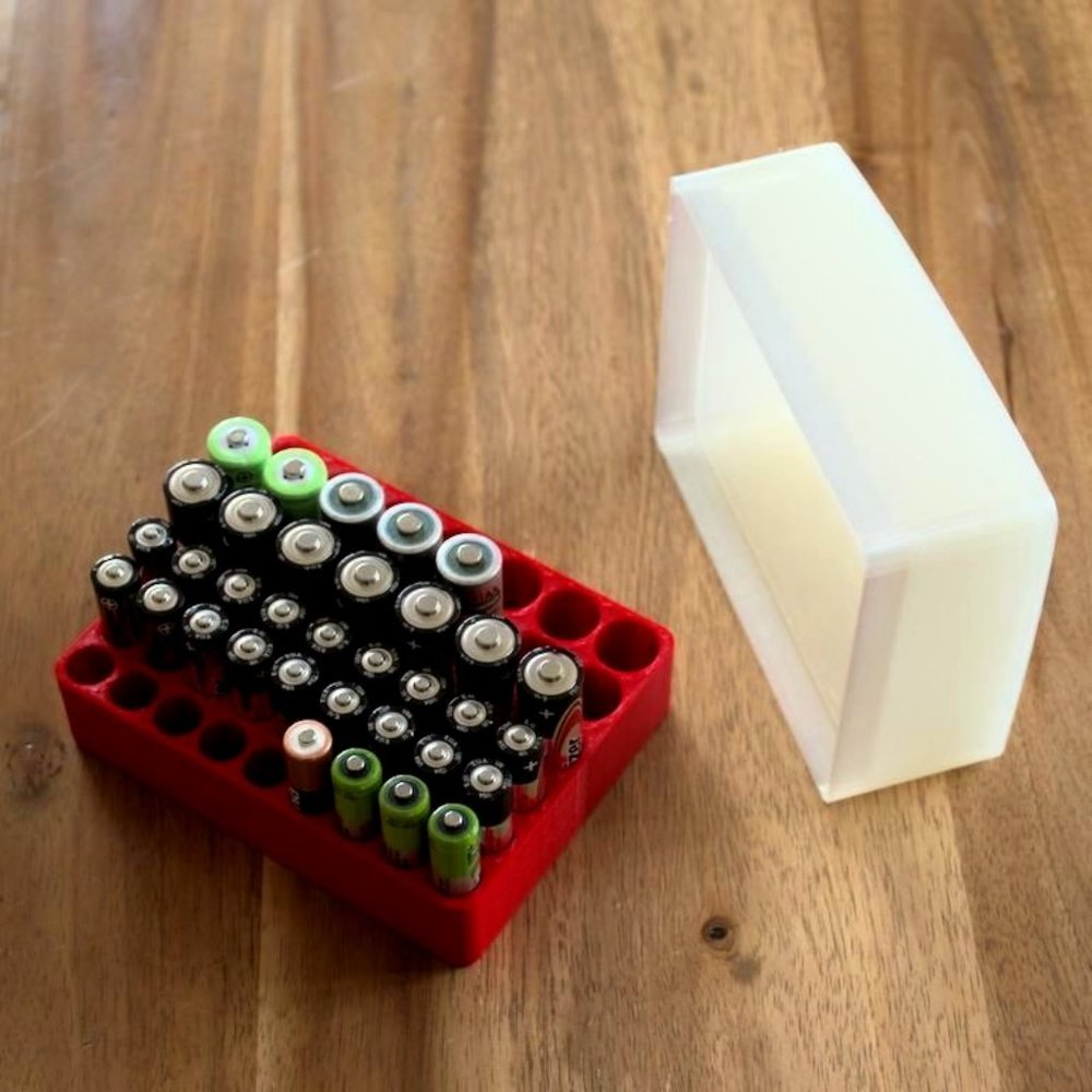 STORAGE BOX FOR ELECTRIC BATTERIES